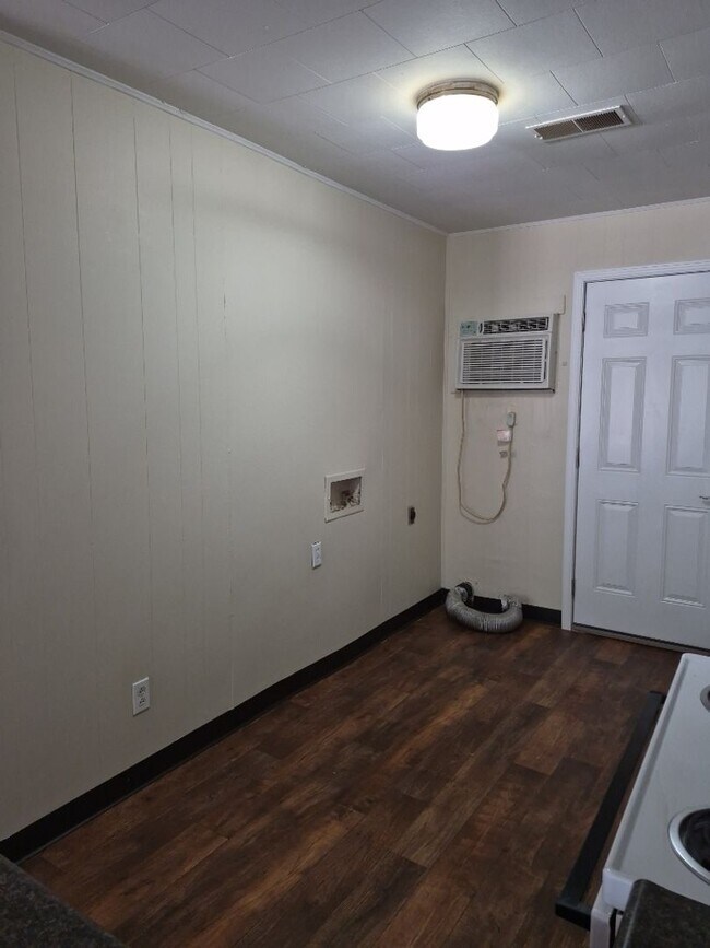Building Photo - Bailey Apartments