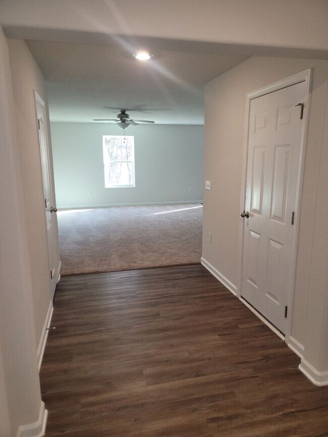 Foto del edificio - Newer Construction Home in Creedmore Hills!