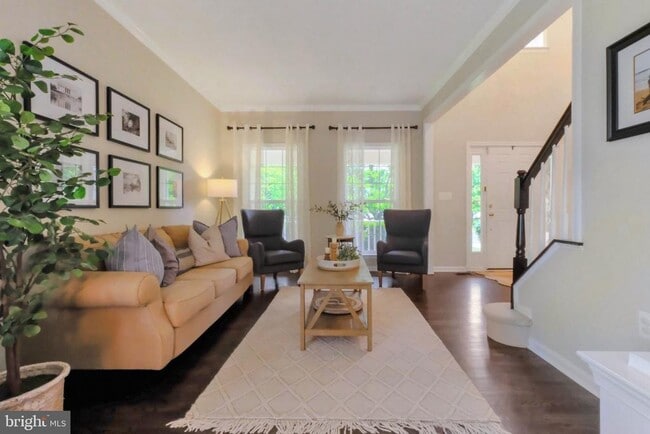 Building Photo - 207 Alpine Dr SE