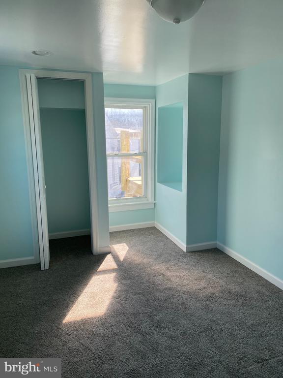 Foto del edificio - 100 Middle Spring Ave