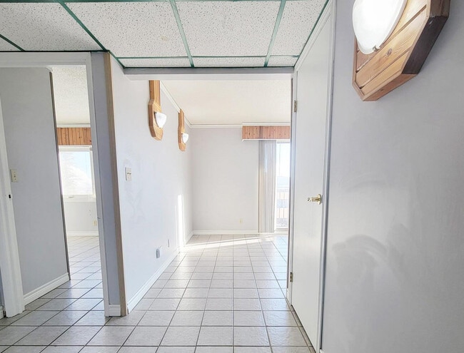 Building Photo - Hammond Tower