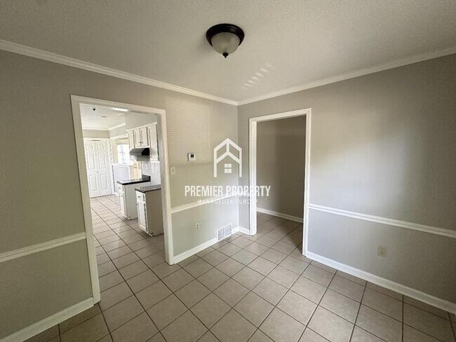 Foto del edificio - 4590 Ross Rd