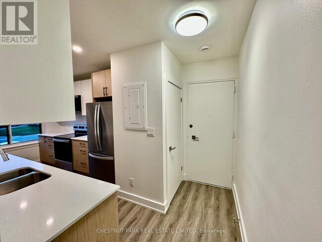 Building Photo - 1 Wingreen Ct