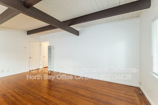 Foto del edificio - 166 Brush Creek Rd