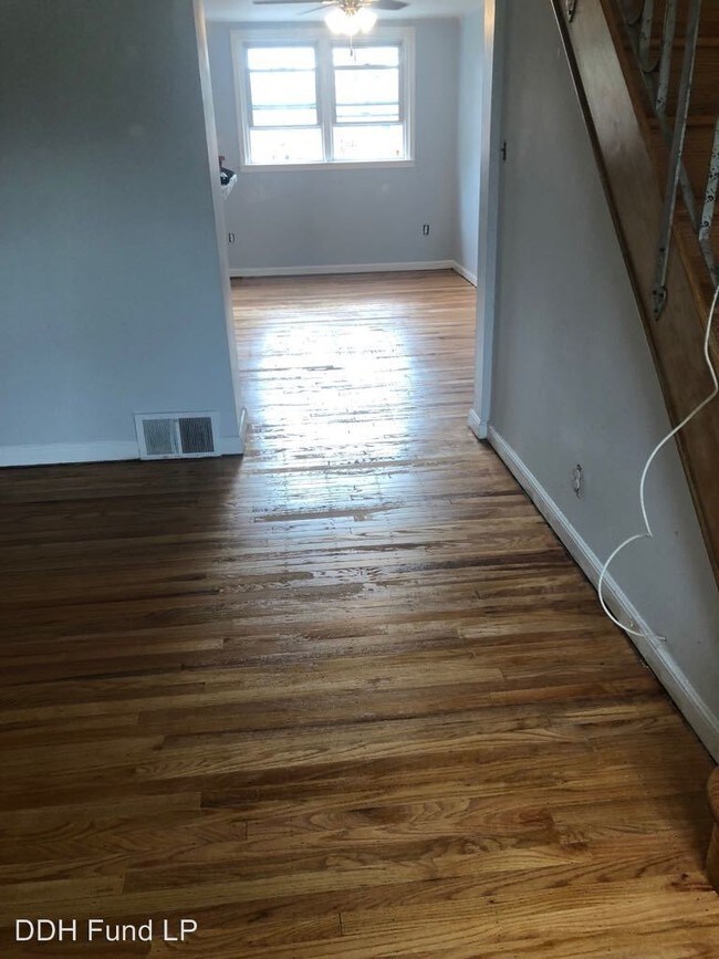 Foto del edificio - 3 br, 2 bath House - 103 E Walnut Park Ave