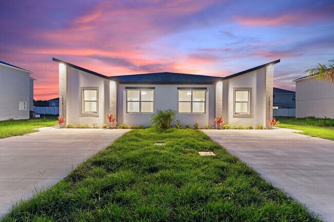 Building Photo - Deposit-Free! Modern, energy efficient hom...