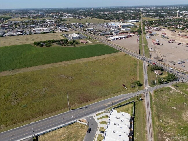Foto del edificio - 3409 S Colt Ln