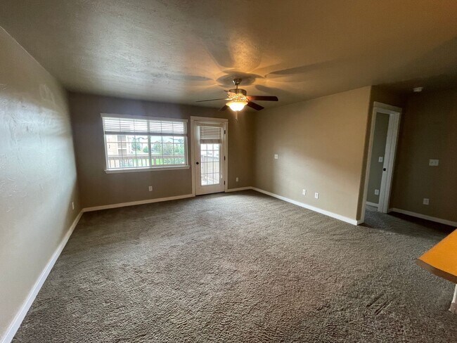 Foto del edificio - 2 bedroom 2 bath condo centrally located o...