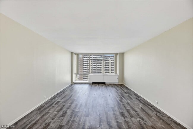 Building Photo - 12700 Lake Ave