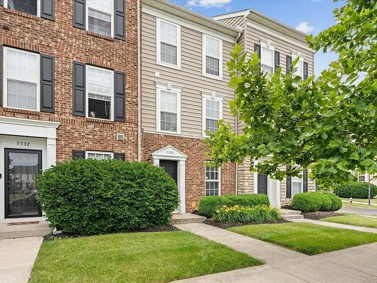 Foto principal - 5330 Calypso Cascades Dr