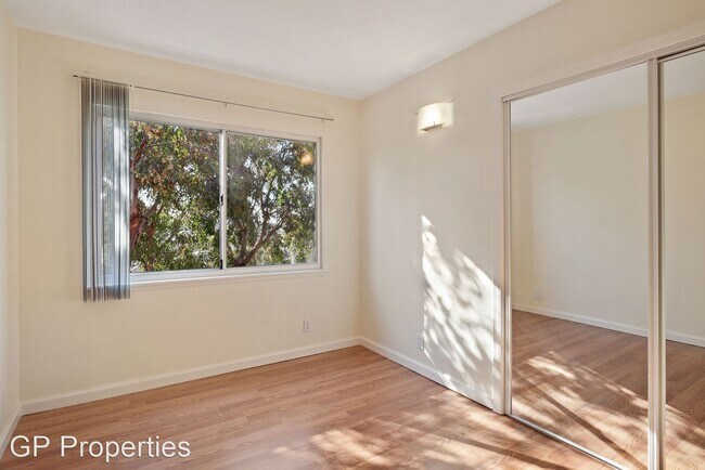 Foto del edificio - 1232 E 19th St