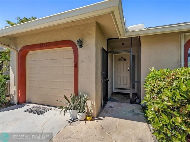Foto del edificio - 9779 NW 76th Ct