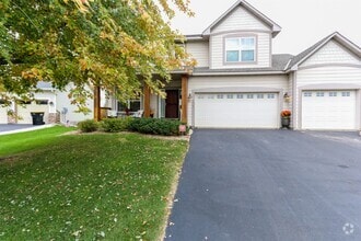 Building Photo - 1715 Fox Run