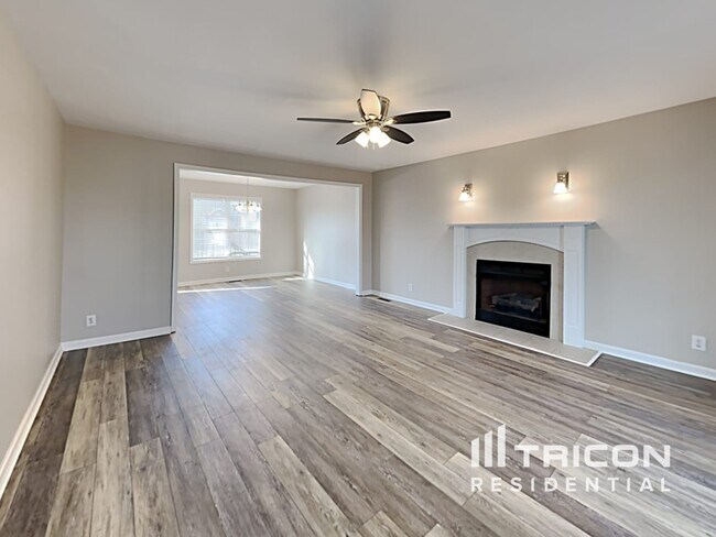Building Photo - 3760 Naples Ct N
