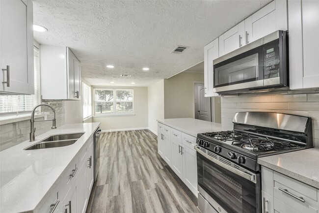 Foto del edificio - 12614 Dermott Dr