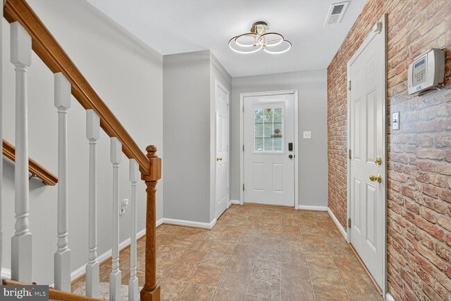 Building Photo - 11082 Clovertree Ct