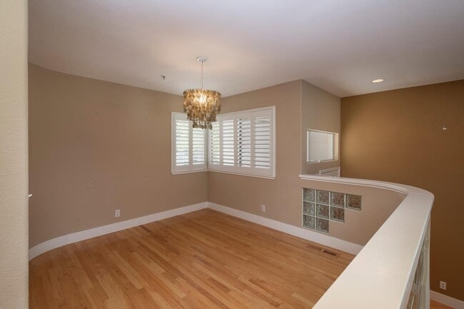 Building Photo - 812 Constellation Ct