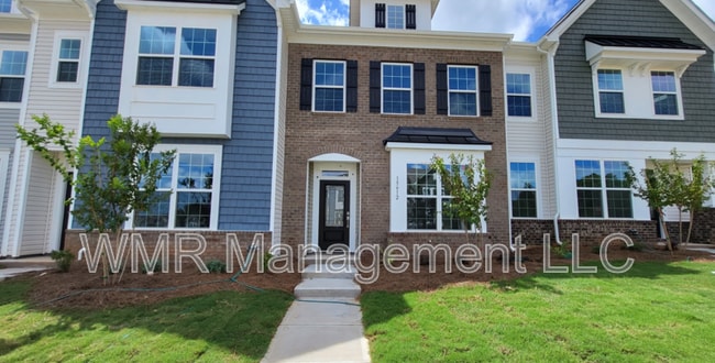 Foto del edificio - 15612 Country House St