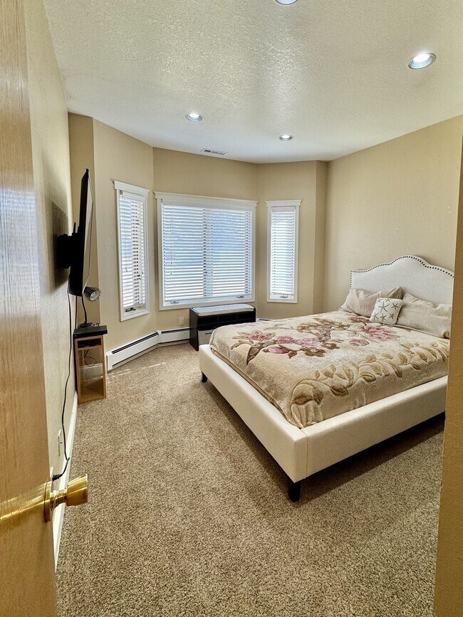 Foto del edificio - 201 Riverwood Dr