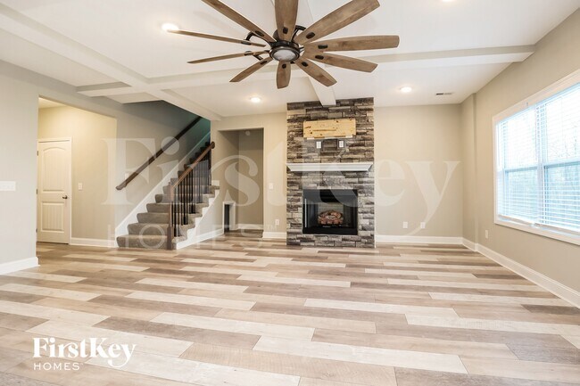 Foto del edificio - 1136 Eagles Nest Ln