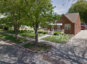 Building Photo - 859 S 10th St