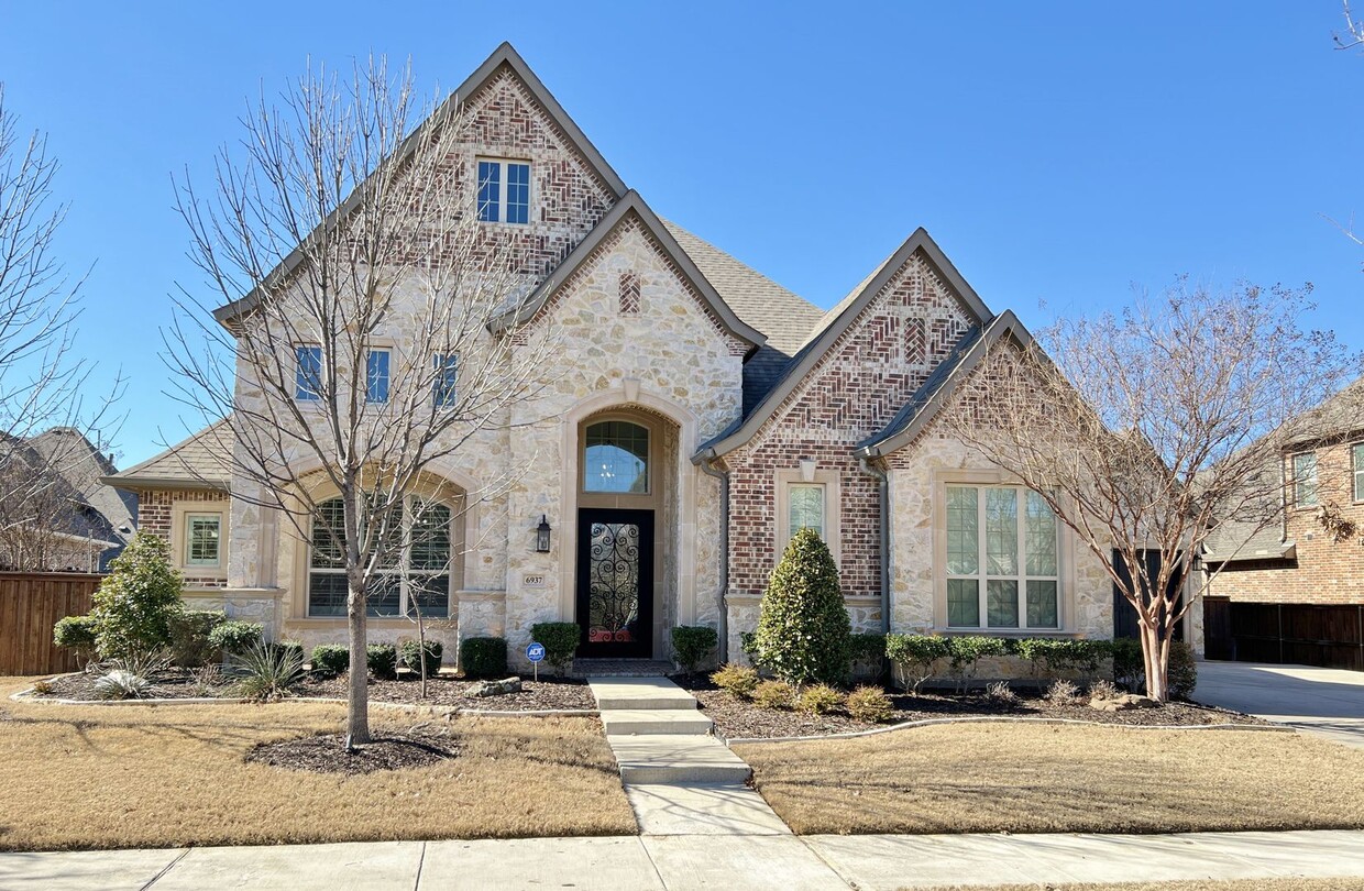 Primary Photo - Executive 4/4.5/3 in Frisco Ready For Move...