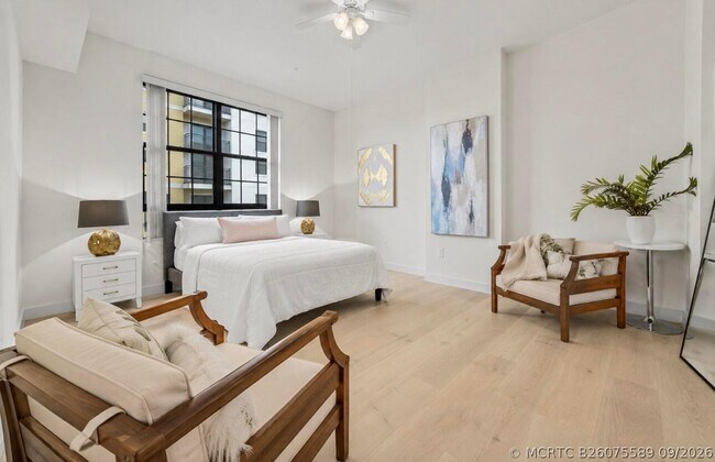 Foto del edificio - 801 S Olive Ave