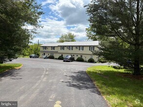 Building Photo - 56 Pineside Dr
