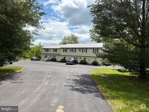 Building Photo - 56 Pineside Dr