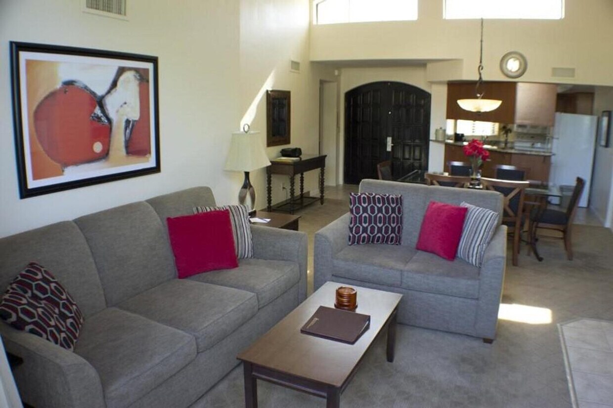 Foto principal - 6302 E Camelback Rd