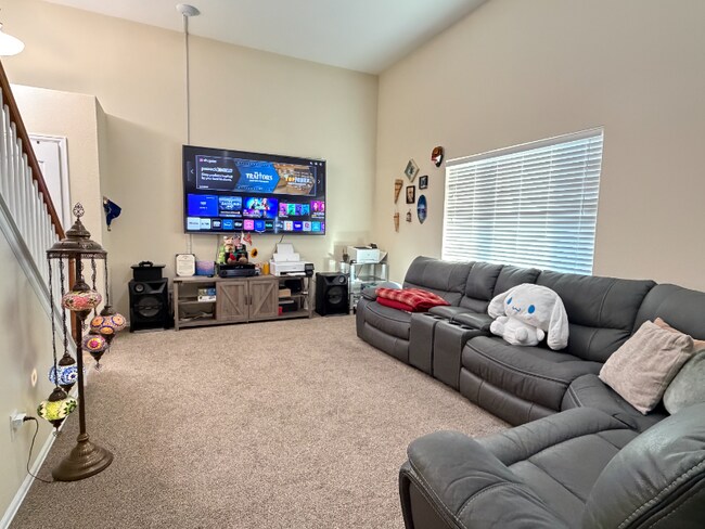 Foto del edificio - 7653 Canyon Oak Dr