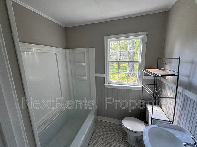 Foto del edificio - 535 Robinhood Rd