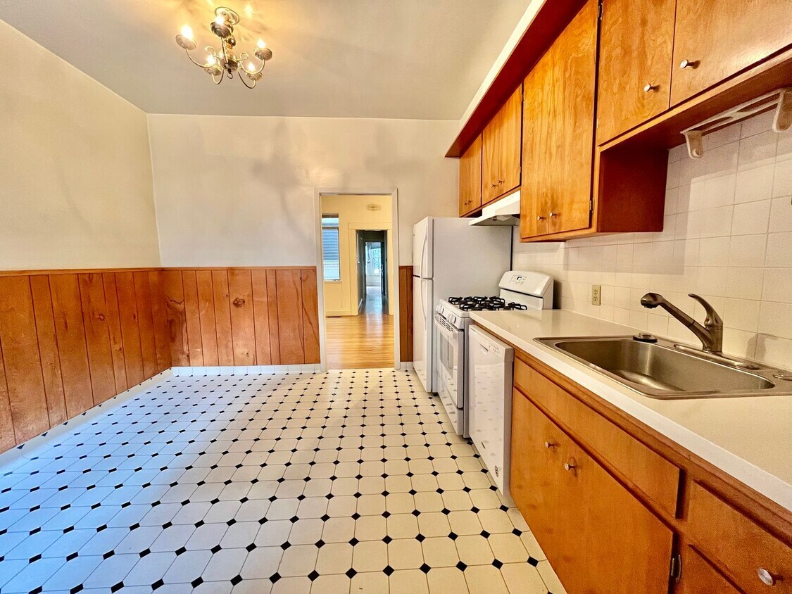 Foto principal - Prime Cow Hollow Location with Parking, Pr...