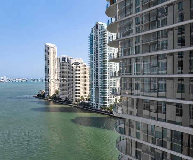 Foto del edificio - 300 S Biscayne Blvd