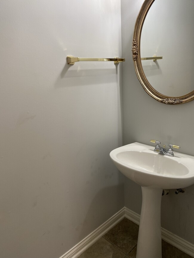 Powder Room - 5115 Grand Oak Way