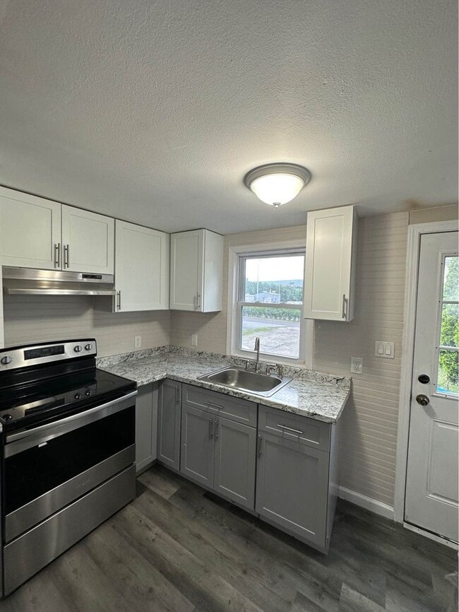 Building Photo - 1514 Cedar Ave