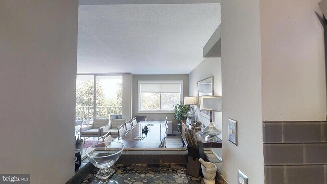 Foto del edificio - 2059 Huntington Ave