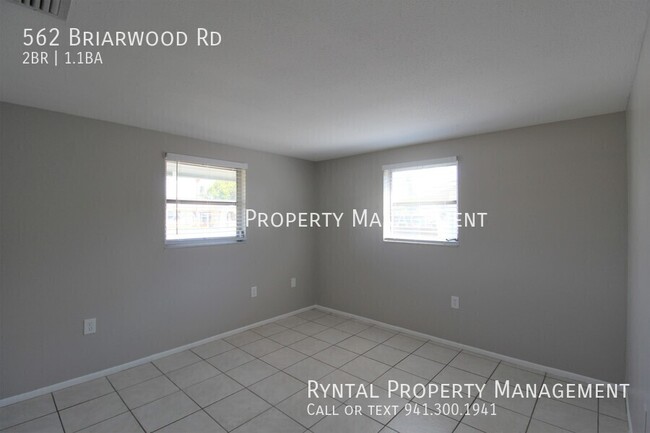 Foto del edificio - 562 Briarwood Rd