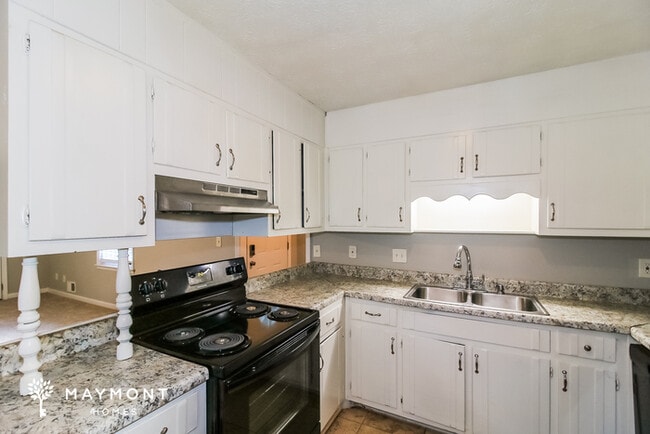 Building Photo - Charming Home on Juliana Dr