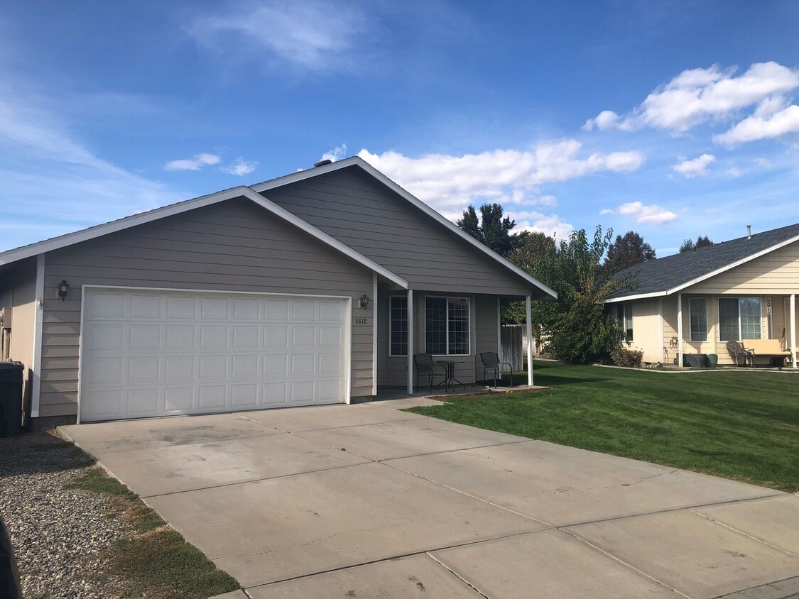 Building Photo - 3 bed 2 bath single family home for rent