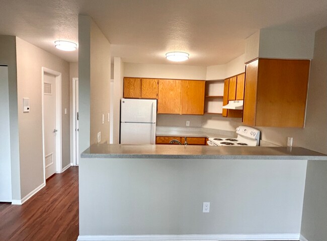 Building Photo - 621 W Prentice Ave