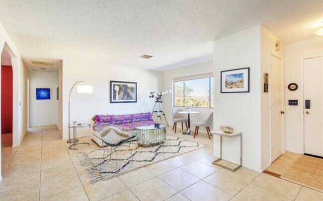 Building Photo - 7662 Quail Springs Rd