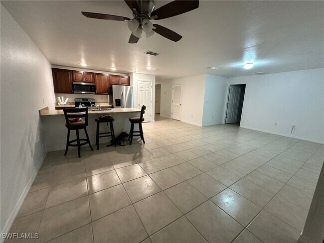 Foto del edificio - 3408 NE 8th Pl