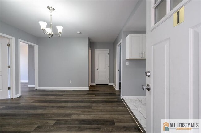 Building Photo - 305 Pershing Ave