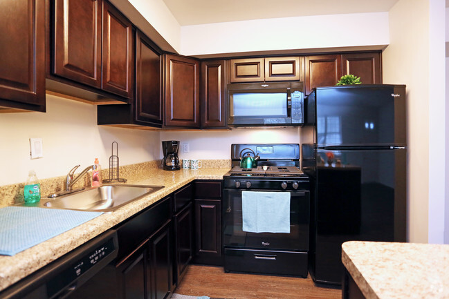 Kitchen - Green Valley Apartments