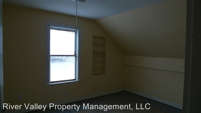 Building Photo - 2 br, 1 bath Apartment - 144 Route 12