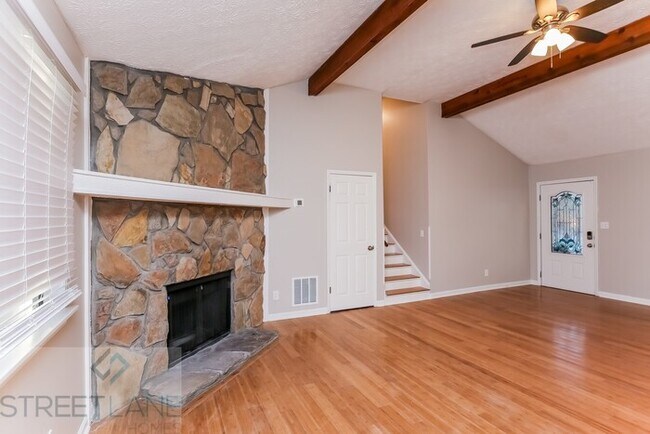 Foto del edificio - 1406 Candlelite Ln