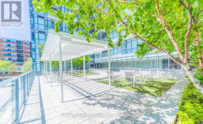 Photo du bâtiment - 210 Simcoe St