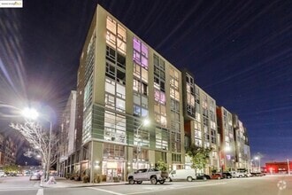 Building Photo - 311 Oak St