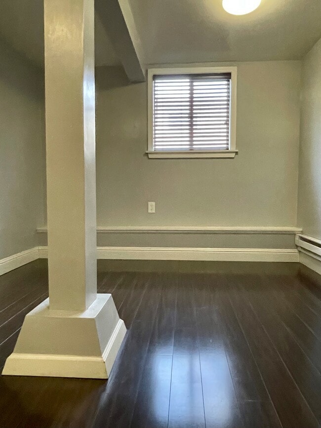 Building Photo - 429 Kains Ave